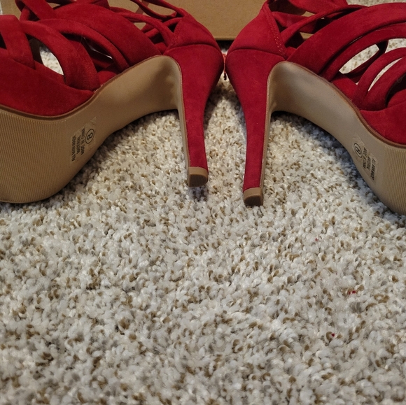 New Red heels ๐ ๐ โจ๏ธ - Picture 3 of 3